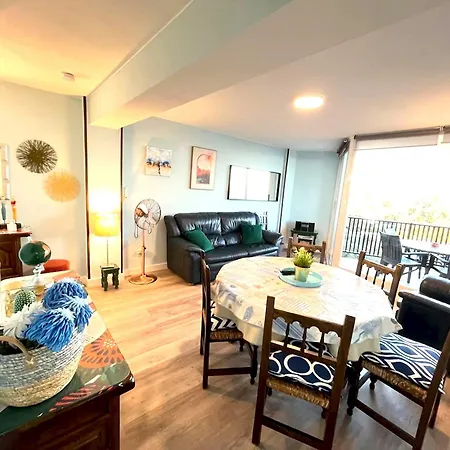 3 Bedrooms With Shared Pool Terrace And Wifi At Canyelles Apartment