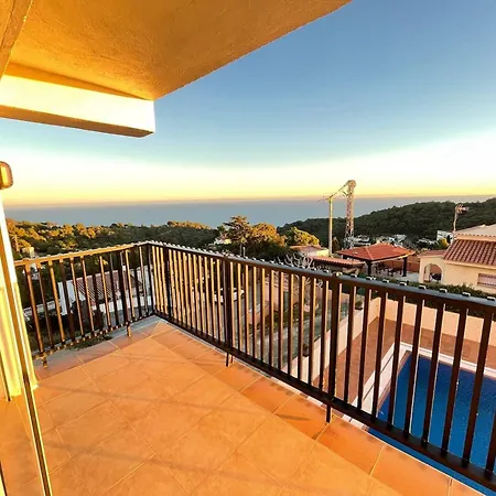 3 Bedrooms With Shared Pool Terrace And Wifi At Canyelles Apartment *