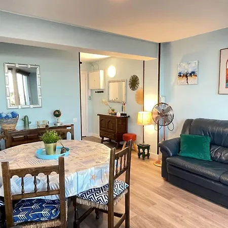 3 Bedrooms With Shared Pool Terrace And Wifi At Canyelles Apartment