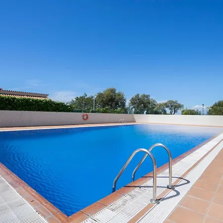 3 Bedrooms With Shared Pool Terrace And Wifi At Canyelles Apartment